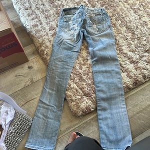 MissMe size 25 classic fit! My first pair and my favorite! No damage!